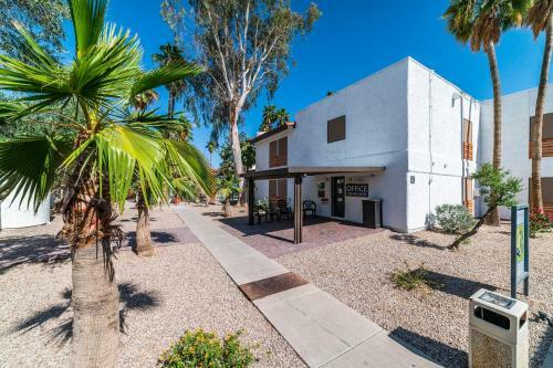 37a- Casa Grande Modern Condo 1bd W Heated Pool