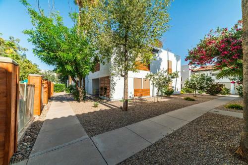 37a- Casa Grande Modern Condo 1bd W Heated Pool