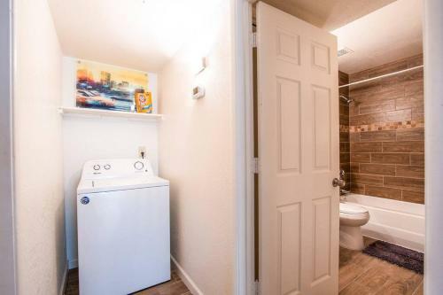 44a Modern Casa Grande Large 1bd W Heated Pool 44a