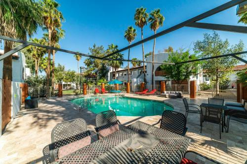 44a Modern Casa Grande Large 1bd W Heated Pool 44a