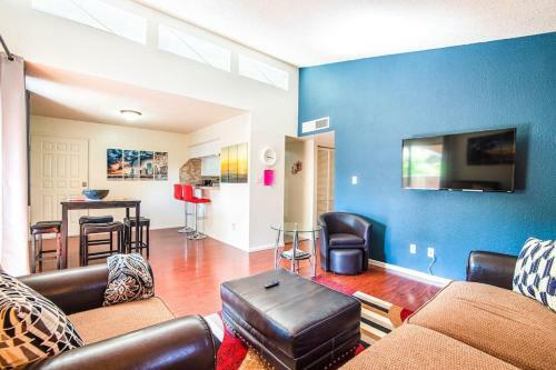 77 Sunny Casa Grande 2bd 2ba Condo W Heated Pool
