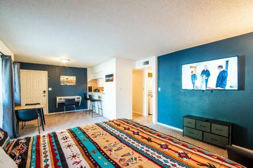 33 Avenida Pool View Studio New To Market Avenida King Bed Ds
