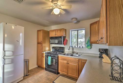 Elgin Home With Mountain Views About 3 Miles To Wineries!