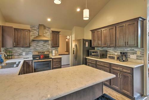 Flagstaff Home With Back Deck - 5 Mi To Downtown