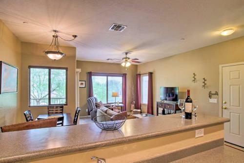 Apartamento Pet-friendly Fountain Hills Condo Walk Downtown!