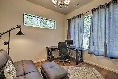 Flagstaff Home With Decks, Patio And Forest View!
