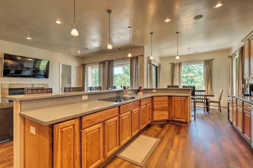 Flagstaff Home With Decks, Patio And Forest View!