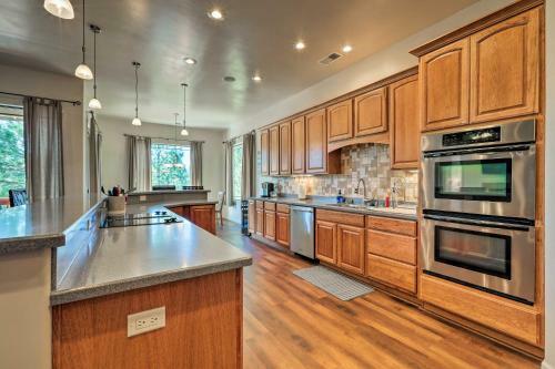 Flagstaff Home With Decks, Patio And Forest View!