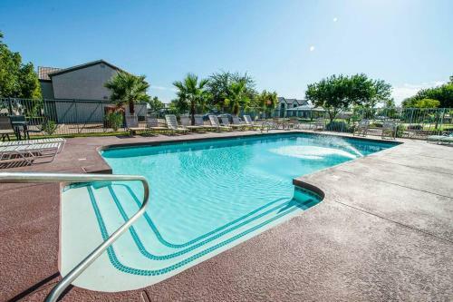 2b- Coolidge Arizona Modern Masterpiece 2 Bd #2b