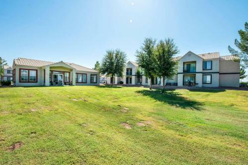 2b- Coolidge Arizona Modern Masterpiece 2 Bd #2b