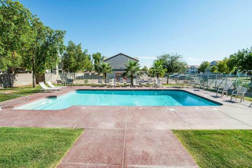 2b- Coolidge Arizona Modern Masterpiece 2 Bd #2b