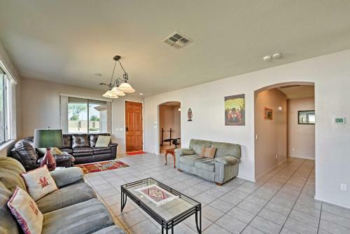 Goodyear Getaway With Private Pool And Outdoor Lounge!
