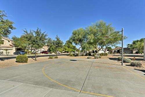Goodyear Getaway With Private Pool And Outdoor Lounge!