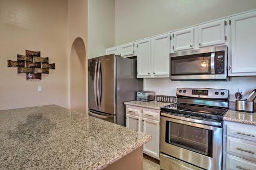 Gilbert Getaway With Fire Pit And Grill On Golf Course!