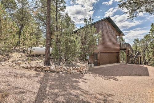 Secluded Heber Cabin With Valley Views And Deck!
