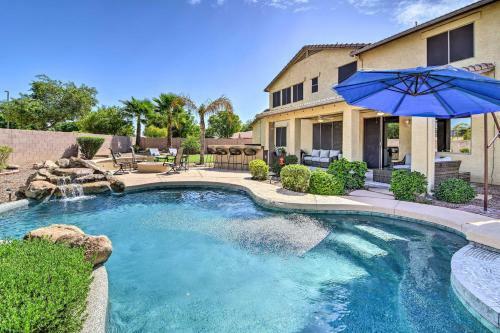 Tranquil Oasis With Fire Pit And Bar About 1 Mi To Santan!
