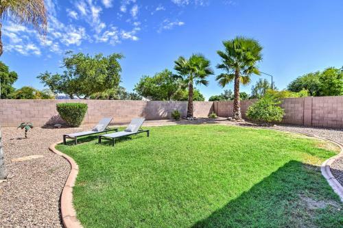 Tranquil Oasis With Fire Pit And Bar About 1 Mi To Santan!