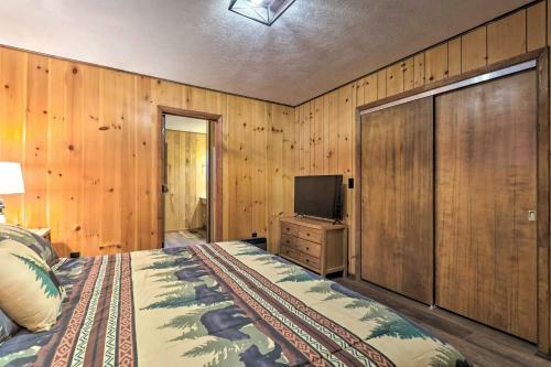 Inviting Bear Pine Cabin With Porch And Deck!