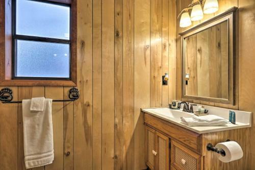 Inviting Bear Pine Cabin With Porch And Deck!