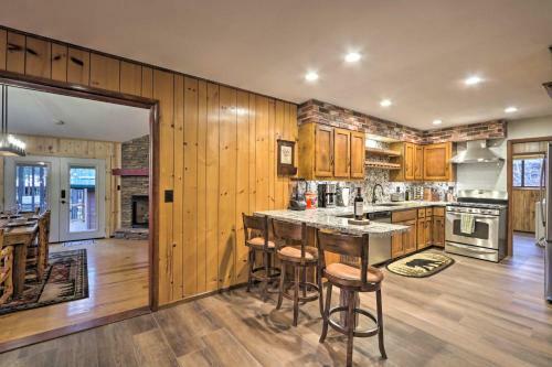 Inviting Bear Pine Cabin With Porch And Deck!