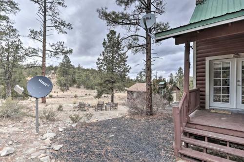 Cozy National Forest Escape With Porch And Games!