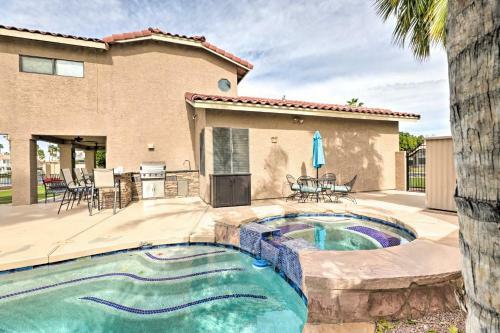 Lakefront Gilbert Getaway With Pool And 2 Kayaks!