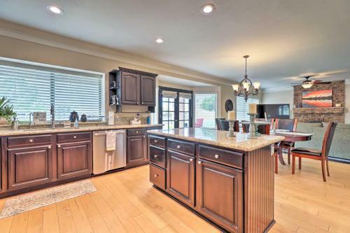 Lakefront Gilbert Getaway With Pool And 2 Kayaks!