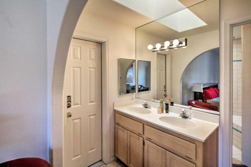 Lake Havasu City Home With Rooftop Deck And Mtn Views!