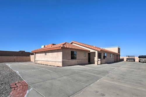 Lake Havasu City Home With Rooftop Deck And Mtn Views!