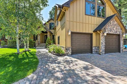 Lavish Pinetop Paradise With Central Location!