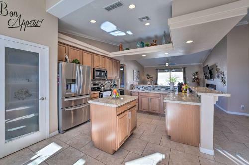 Newly Updated Havasu Home, Less Than 2 Miles To Lake!