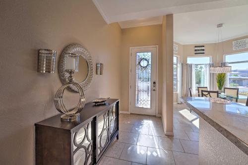 Newly Updated Havasu Home, Less Than 2 Miles To Lake!