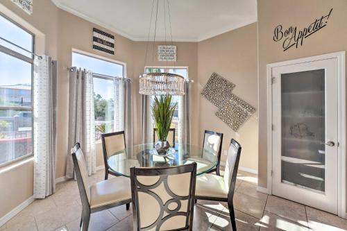 Newly Updated Havasu Home, Less Than 2 Miles To Lake!