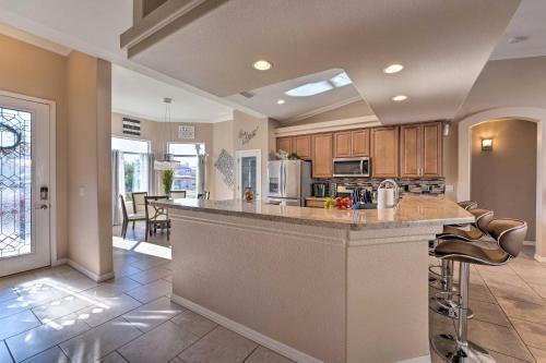 Newly Updated Havasu Home, Less Than 2 Miles To Lake!