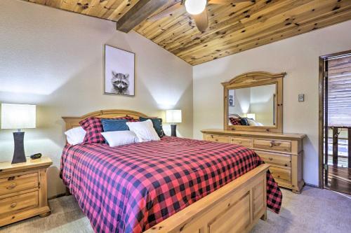 Spacious Pinetop Cabin With Deck, 1 Mi To Golf!