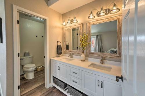 Cozy Oasis About 2 Mi To Lake, 2 Blocks To Dtwn!
