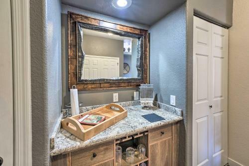 Cozy Oasis About 2 Mi To Lake, 2 Blocks To Dtwn!