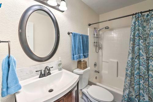 Cozy Oasis About 2 Mi To Lake, 2 Blocks To Dtwn!