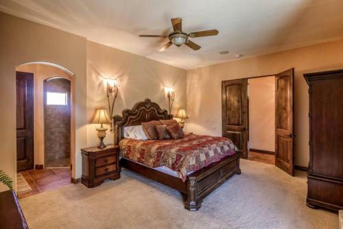 Havasu Manor
