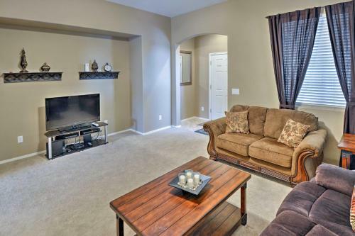 Spacious Maricopa House With Private Backyard And Grill