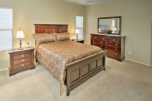 Spacious Maricopa House With Private Backyard And Grill
