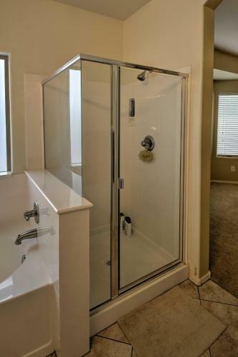 Spacious Maricopa House With Private Backyard And Grill