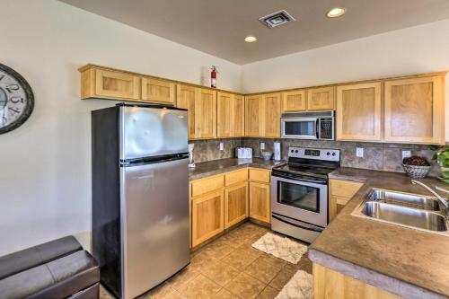 Bright Cottage With Pool And Spa - 5 Mi To Lake Havasu
