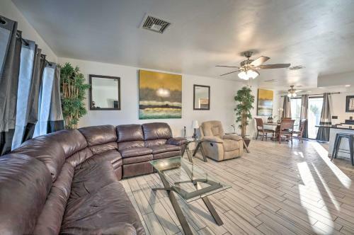 Cozy Home With Large Yard, 2 Mi To Lake Havasu!