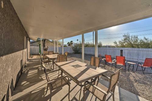 Cozy Home With Large Yard, 2 Mi To Lake Havasu!