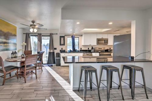 Cozy Home With Large Yard, 2 Mi To Lake Havasu!