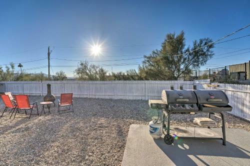 Cozy Home With Large Yard, 2 Mi To Lake Havasu!