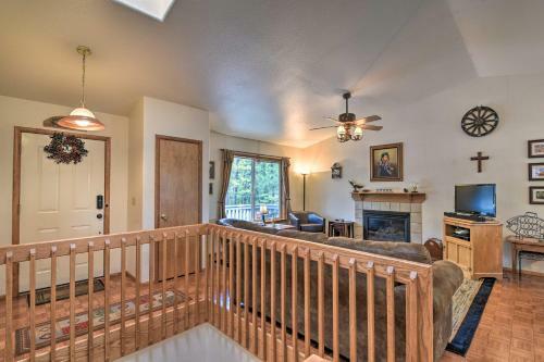 Munds Park Home With 3 Decks - Great Wooded Location