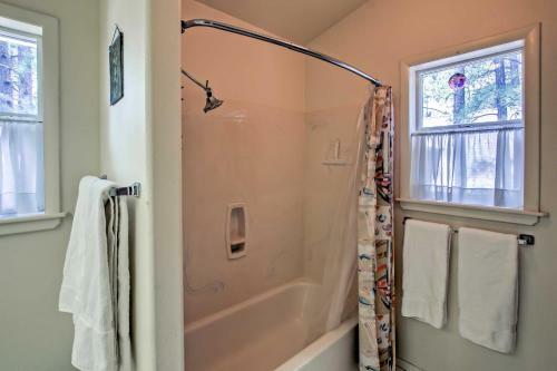 Munds Park Home With 3 Decks - Great Wooded Location