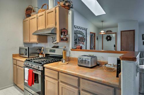 Munds Park Home With 3 Decks - Great Wooded Location